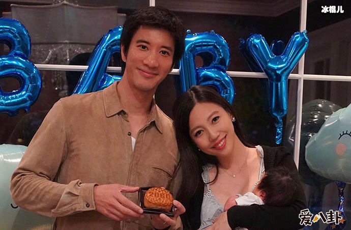 李靓蕾王力宏合影