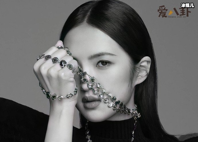 姚安娜为何不跟父亲姓任