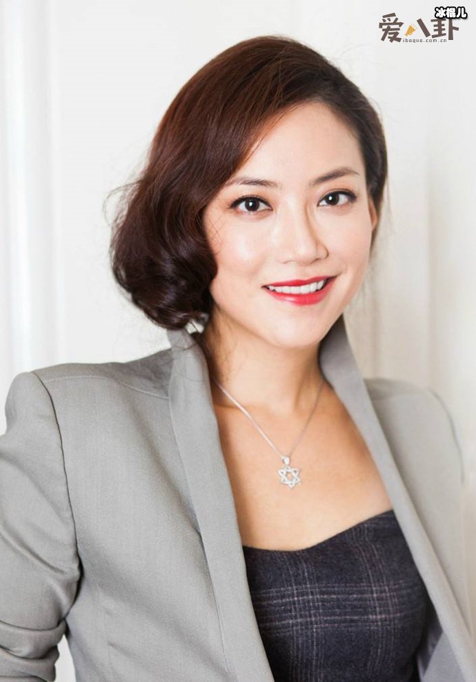 霍汶希女儿的生父被爆是谢霆锋