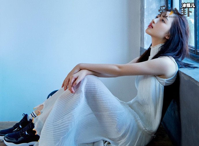 邓恩熙长得很成熟