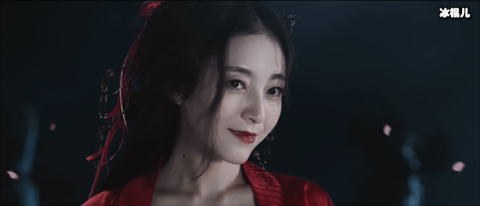 被捏脸女子是《镇魔司：苍龙觉醒》里面的顾念彤