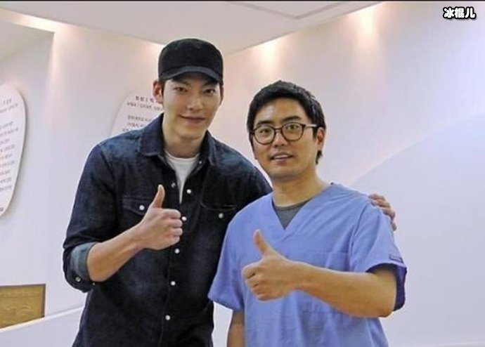 金宇彬与医生合照