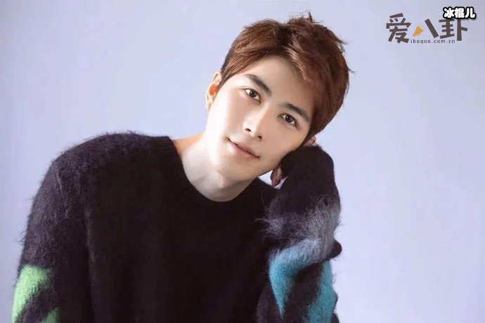 陈学冬盛一伦黄景瑜同框合影