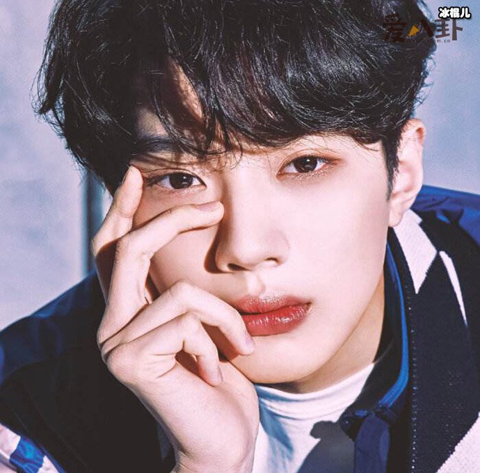 赖冠霖女友资料起底