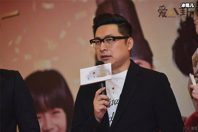 王岳伦又被曝亲密照