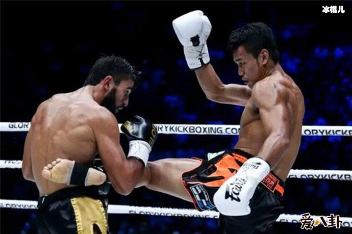 西提猜拳击比赛现场