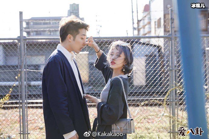 网红阿沁与出轨男友亲密写真