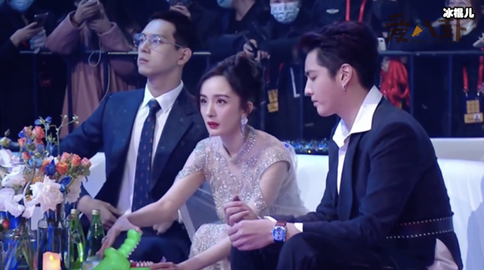 三人都不知道是谁获奖了