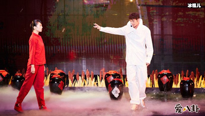 杨烁跨界歌王舞台照