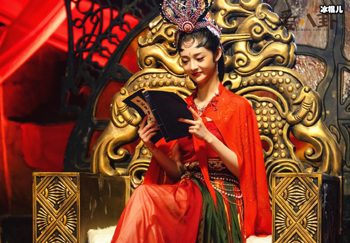 周洁琼萌探探扮演的角色