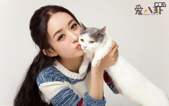 赵丽颖和黄晓明参加中餐厅