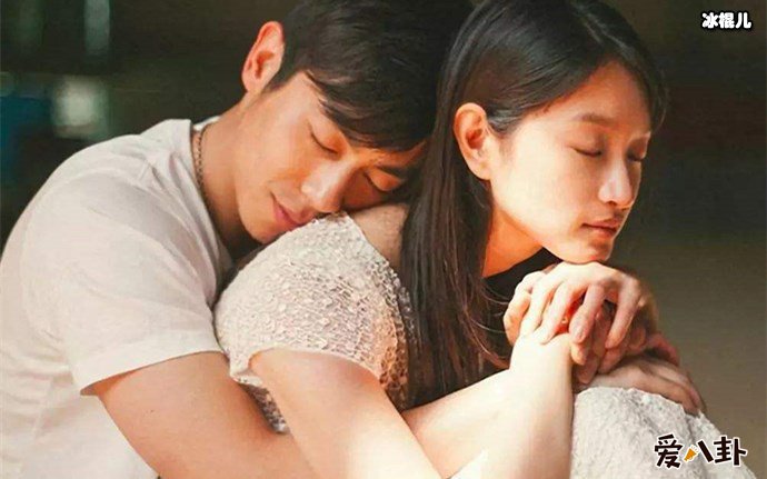 朱亚文跟妻子沈佳妮亲密写真