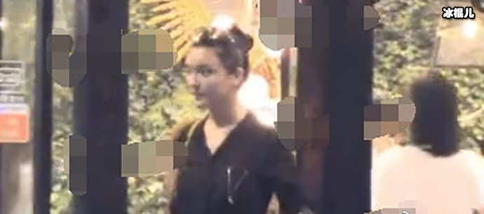 女子撞脸王思聪前任