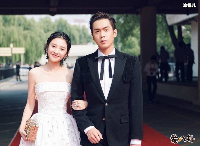 唐艺昕张若昀夫妇结婚照