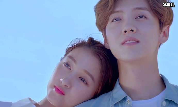 网曝关晓彤鹿晗两人分手