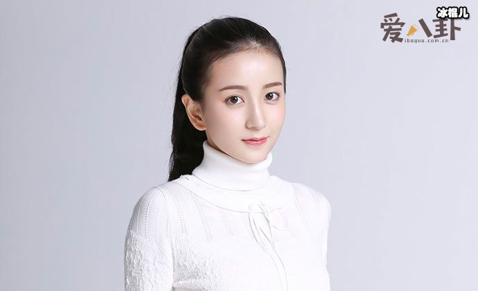 演员卢佳年龄多大