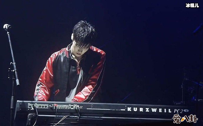 李承协深夜直播打电话保护粉丝