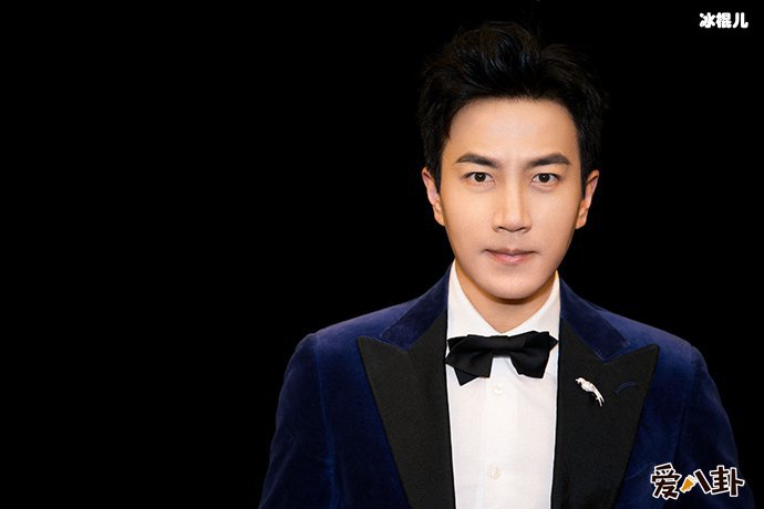 刘恺威是什么时候与嘉行签约的