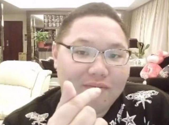 PDD骚猪名场面合集，全英雄联盟最骚名场面都在这