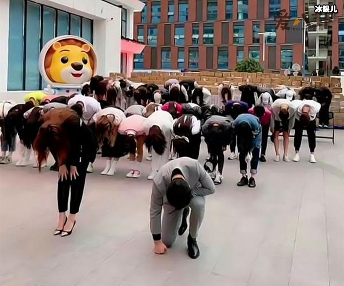 辛巴封号两个月后带领徒弟再次复出