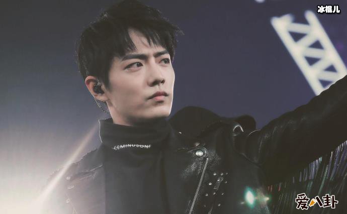 肖战被私生饭堵车库