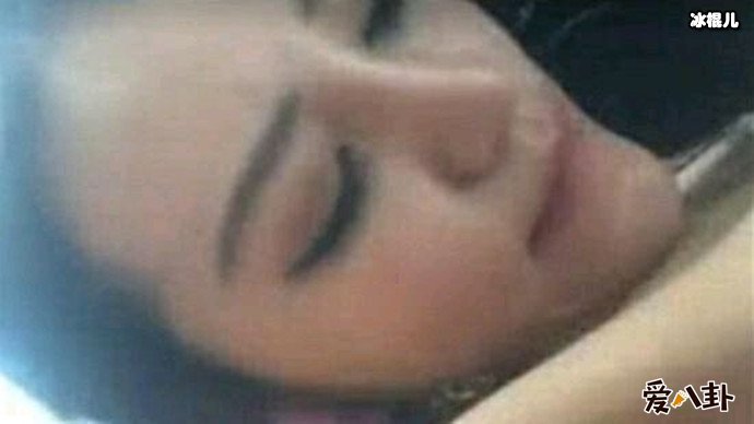 疑似迪丽热巴的女子