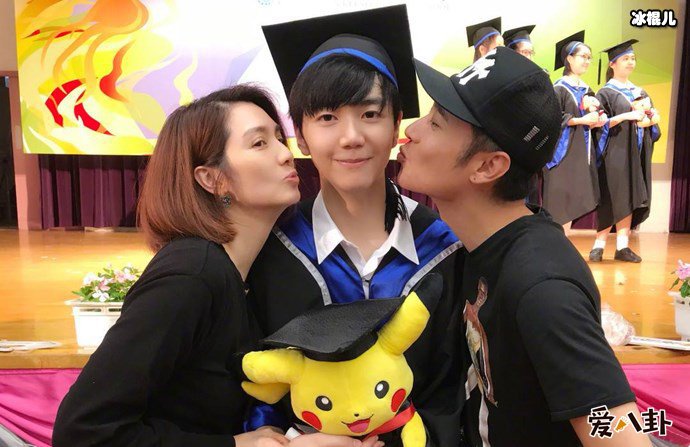 洪欣张丹峰一家