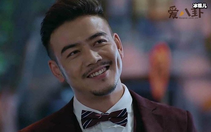 杨烁因什么而走红