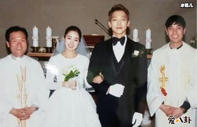 rain与妻子结婚照