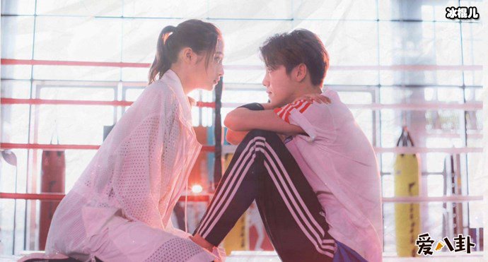 关晓彤鹿晗亲密剧照