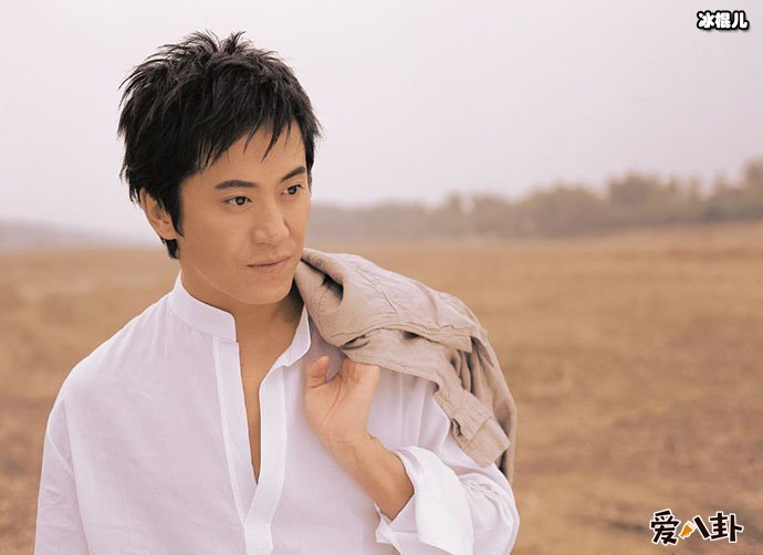 毛宁关喆什么关系