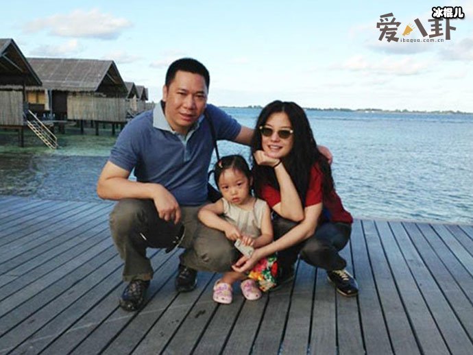 赵薇黄有龙四月合影