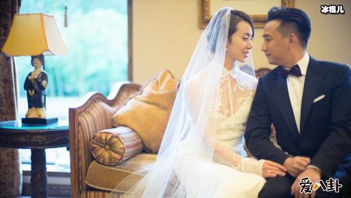 黄磊与妻子结婚照