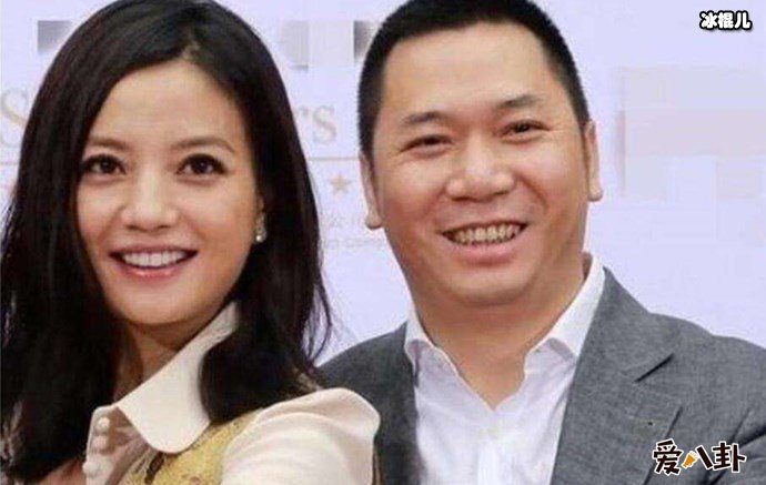 赵薇黄有龙合影