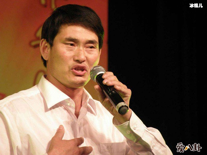 朱之文大衣哥被踹门