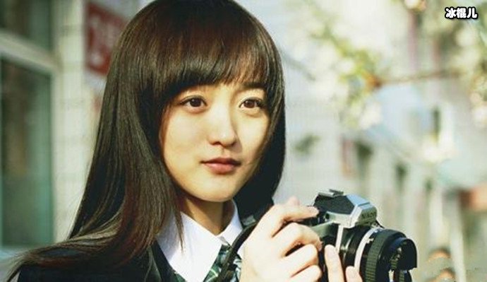 何泓姗家境背景