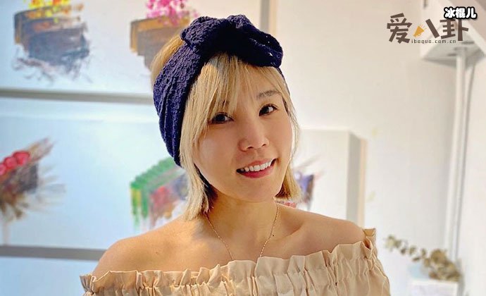 歌手李佳薇兼做房产中介