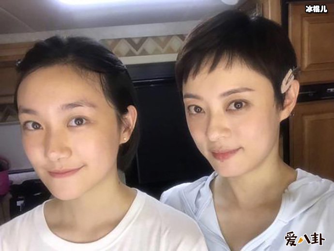 孙俪晒与妹妹合影