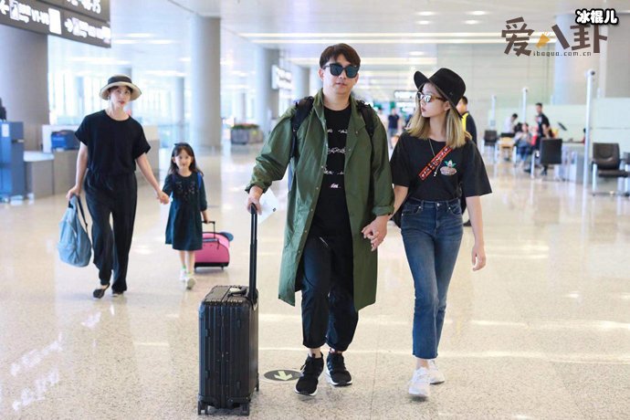 黄多多被爆金发造型