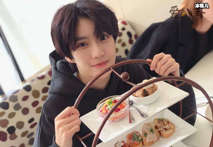 陆柯燃老板Akayoon穷到什么地步呢