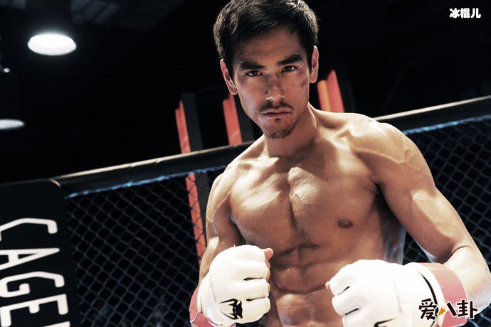 彭于晏肌肉写真