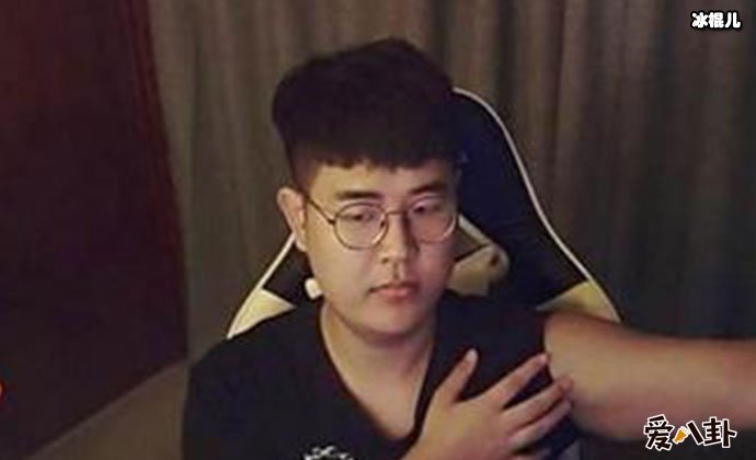 斗鱼主播油条怎么了