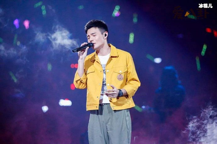 李荣浩被网友发文吐槽