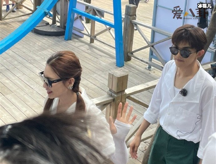 张雨绮首次携手小8岁男友录节目