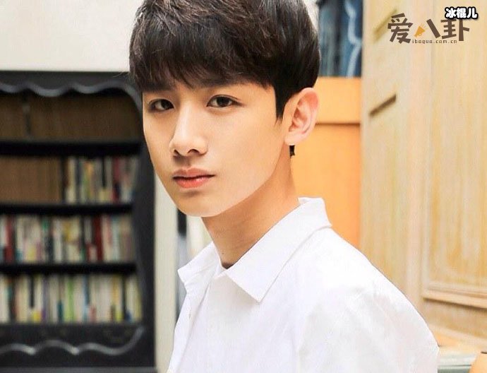 白敬亭经纪公司是哪个 