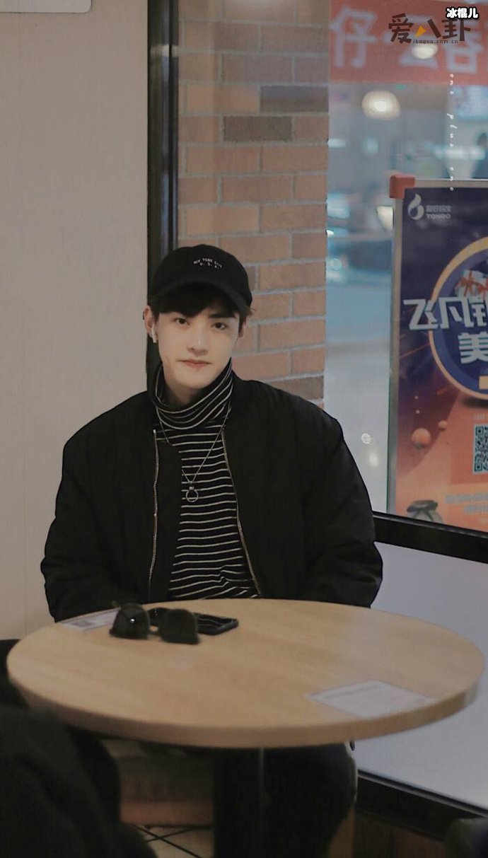 嘉羿被爆频繁更换女友逼她打胎