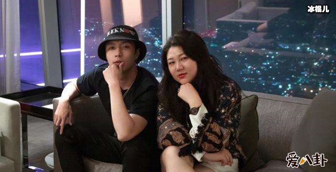 张艺兴杨天真合照