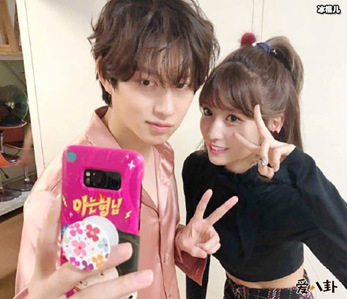 金希澈女友MOMO是谁