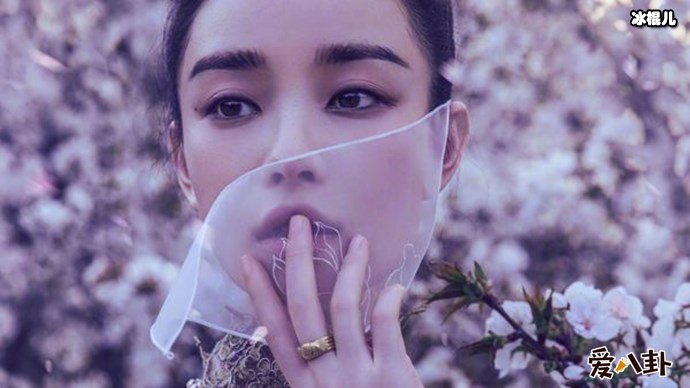 林峰女友张馨月写真