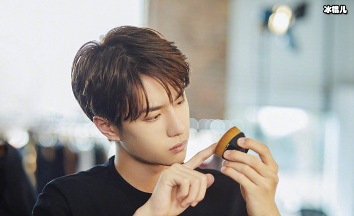 网曝赵丽颖与王一博合作新剧《有匪》